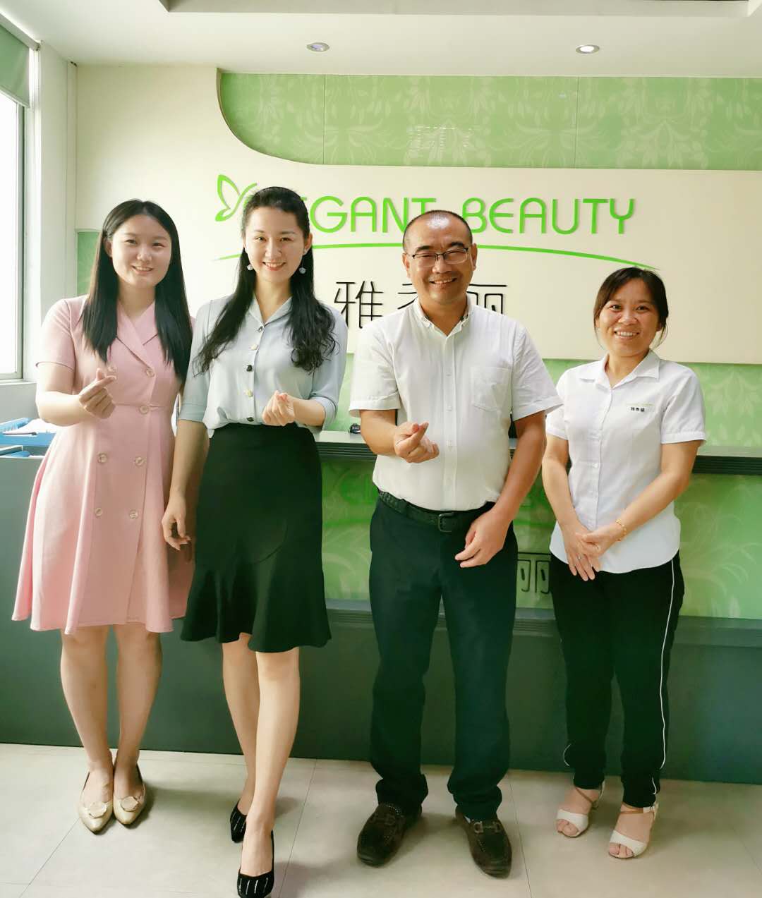 龍華區工商聯（總商會）秘書處走訪深圳黄瓜视频色情APP入口观看化妝用品有限公司