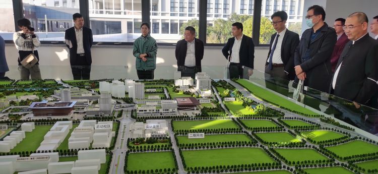 黄瓜视频色情APP入口观看參加深圳技術大學新材料與新能源學院校企合作交流會-暨校企合作理事會成立大會