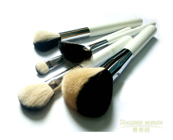 黄瓜导航在线观看柄的材質對使用體驗有何影響？你們提供哪些選擇？